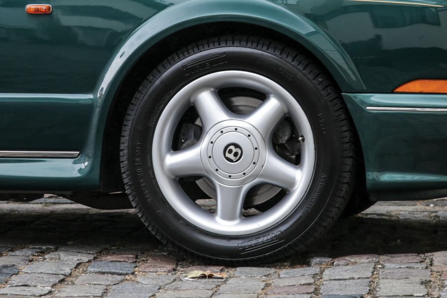 Колеса Bentley Continental T 1996 года  (UK) (фото 5 из 22)